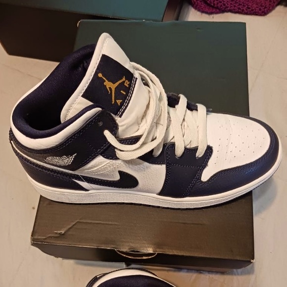 size 6 jordan 1 mid